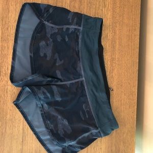 Lululemon/ Run: Speed Short/ Blue camo/ Size 6